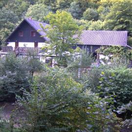 Neumühle Ferienwohnung 2, hotel v destinaci Lutzerath