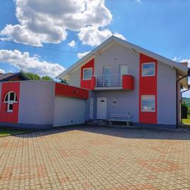 Haus mit großen Garten, hotell sihtkohas Modriča