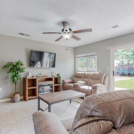 Comfortable 3-bedroom home with spacious backyard