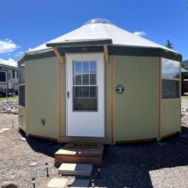 Bristlecone Yurt at Aspen Ridge Cabins, hotel u gradu Saut Fork