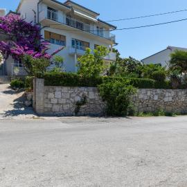 Apartments with parking space Sumpetar - Omis - 9436
