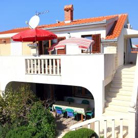 Apartments by the sea Sevid, Trogir - 9468, hotel in Sevid