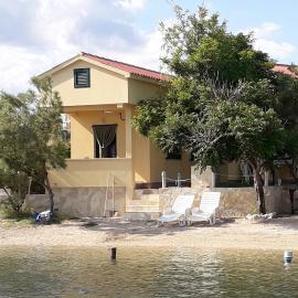 Apartments by the sea Dinjiska, Pag - 9386