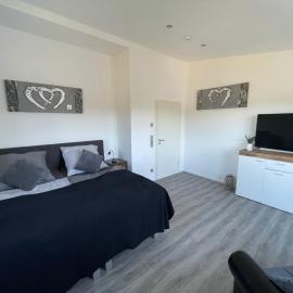 #NEU l Seeblick l NETFLIX l BOXSPRING l NESPRESSO l e-TÜR l Terrasse l 82m2