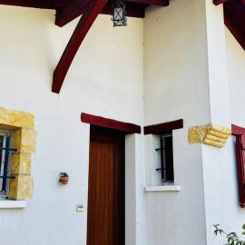 Maison basque à Espelette, 3 chambres, 5+2 pers, animaux admis, internet - FR-1-495-2