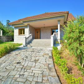 Casa con jardín próxima a Vilagarcía de Arousa