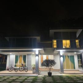 Laman Jubilee DBayu, Hotel in Mantin