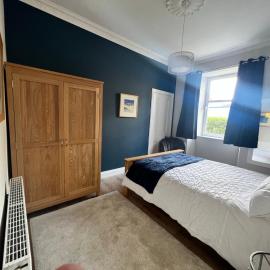 Number 79, Cosy Central Helensburgh 1 Bedroom, ground floor pet friendly, garden, hotel v destinaci Helensburgh