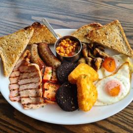 The Woolpack Inn Islip, khách sạn ở Kettering