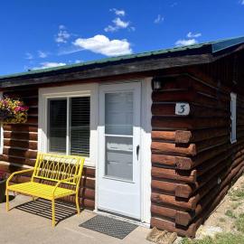 Cozy cabin #3 at Aspen Ridge Cabins, Hotel in South Fork