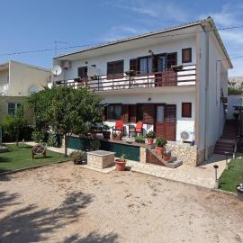 Apartments with parking space Pag - 12035, ξενοδοχείο σε Pag