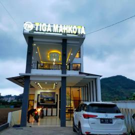 Tiga Mahkota homestay, hôtel à Diyeng