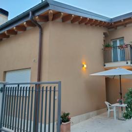 Villino Maria Pia, appartamento in villino in centro storico L'Aquila, hotel di LʼAquila