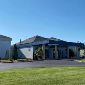 AmericInn by Wyndham Fort Atkinson، فندق في Fort Atkinson
