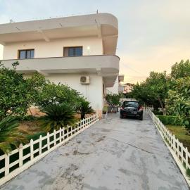 GUEST HOUSE VILA ELEZI, hotel in Durrës