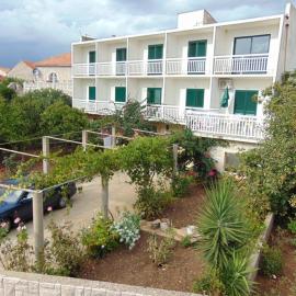 Apartments and rooms by the sea Sucuraj, Hvar - 12887, hotel i Sućuraj