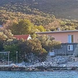 Apartments by the sea Zuronja, Peljesac - 13202, hotel en Putniković