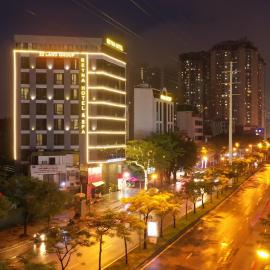 Reyna Hotel Hanoi & Spa by 22LAND