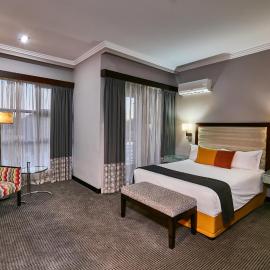 Regent Select Hotel, готель у місті Габороне