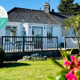 Wavecrest Holiday Cottage by Trident Holiday Homes
