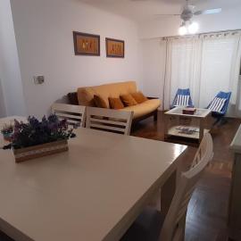 PRECIOSO DPTO para 8 personas pleno centro Urquiza 816 4B
