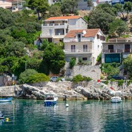 Apartments by the sea Zavalatica, Korcula - 187, hotel in Zavalatica