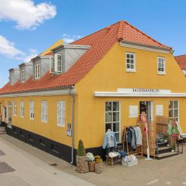 Skudehandelen., hotel a Lønstrup