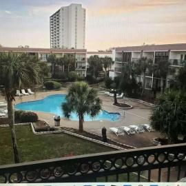 Biloxi Beach Condo, hotell i Biloxi