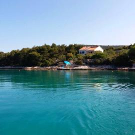 Secluded fisherman's cottage Cove Zincena, Pasman - 12982, Hotel in Tkon