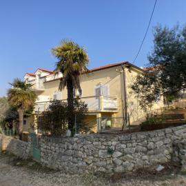 Apartments by the sea Lun, Pag - 9395, hotel in Lun
