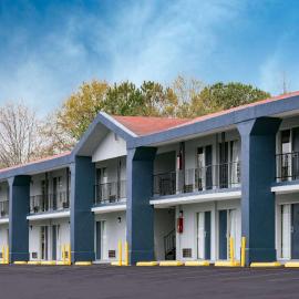 Super 8 by Wyndham Locust Grove, hotel em Locust Grove