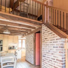 Les Pins - Maison avec parking ferme et jardin commun au calme