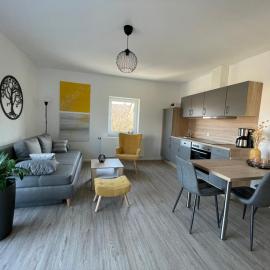 Moderne Wohnung mit Balkon inmitten der Lausitz, hotel em Bernsdorf