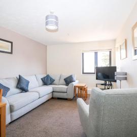 Marine Court Three Bedroom Second-floor Apartment 34, hotel a Littlehampton