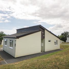 Harcombe House Accessible Pet Friendly&nbspBungalow, hotel in Newton Abbot