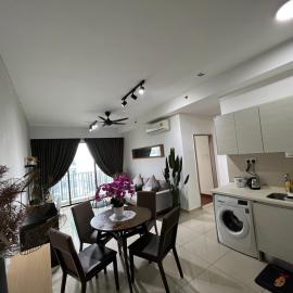 D'Gunduls Homestay Family Suite 2R 2B by DGH I-CITY