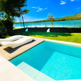 Chalet PAM - 1 line s'Albufera lake - near by beach, Hotel in Alcúdia