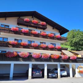 Ferienhaus Panorama: Mutters şehrinde bir otel