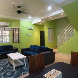 HOMESTAY DR. Z (MUSLIM HOMESTAY)