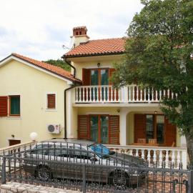 Apartments with parking space Povile, Novi Vinodolski - 2398, hotel v destinaci Povile