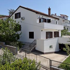 Apartments and rooms with parking space Selce, Crikvenica - 2362, hotel em Selce