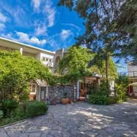 Apartments with parking space Selce - Crikvenica - 2381, hotelli kohteessa Selce
