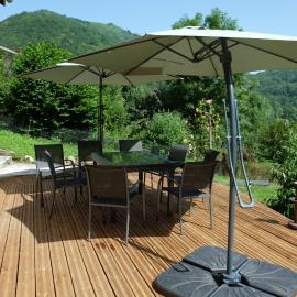 Maison avec vue, grand terrain clos, bain nordique privé toute l'année, animaux acceptés, hotelli kohteessa Soulan