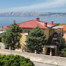 Apartments with parking space Novi Vinodolski - 2416, hotel in Novi Vinodolski