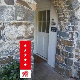 Llys Bach Apartment at Llys Aeron