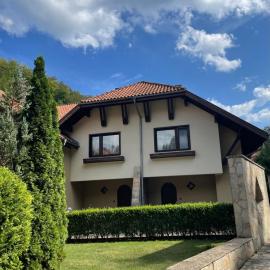 Вила 11 - семейна почивка в сърцето на Балкана, hotel in Ribarica
