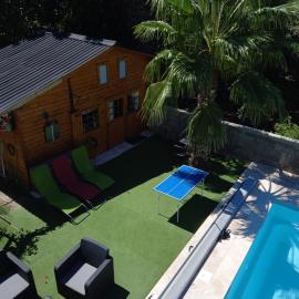 Casa di legnu ,charmant chalet avec piscine, viešbutis mieste Patrimonju