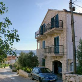 Apartments and rooms with parking space Bol, Brac - 2926