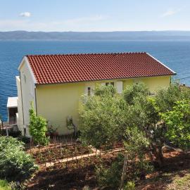 Apartments with parking space Pisak, Omis - 2827, ξενοδοχείο σε Mimice