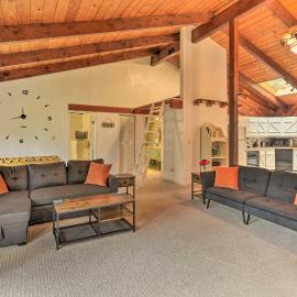 Step-Free Hawkins Bar Home Near Trinity River, hotell i Salyer